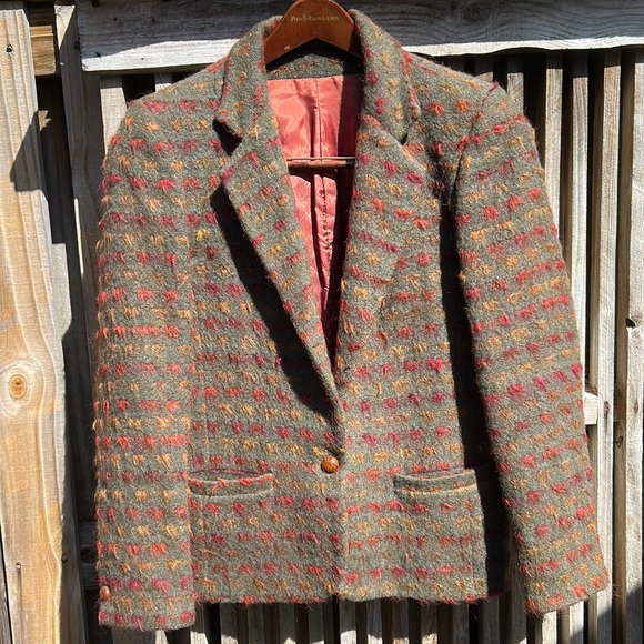 Richard Neal Jackets & Blazers - wool blend blazer rich jewel tones on dark mossy green brown wood buttons